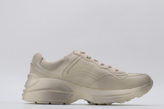 G*u*i* trainer sneaker4