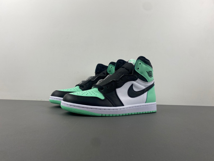 Air Jordan 1 High OG “Green Glow”-DZ5485-130