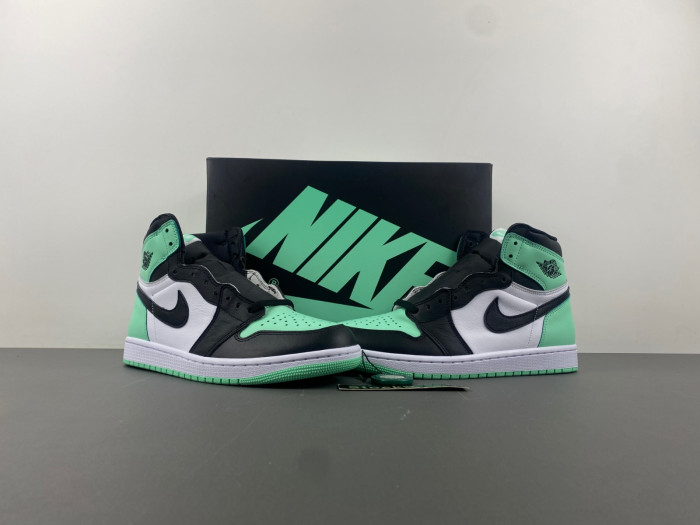 Air Jordan 1 High OG “Green Glow”-DZ5485-130