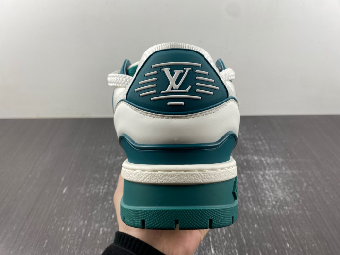 lv snekaers 105