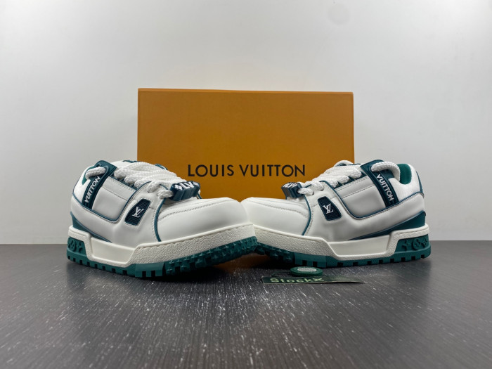 lv snekaers 105