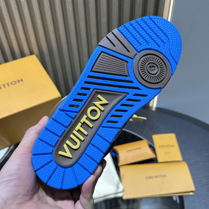 LV snekaers 251