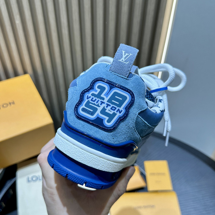 LV snekaers 250