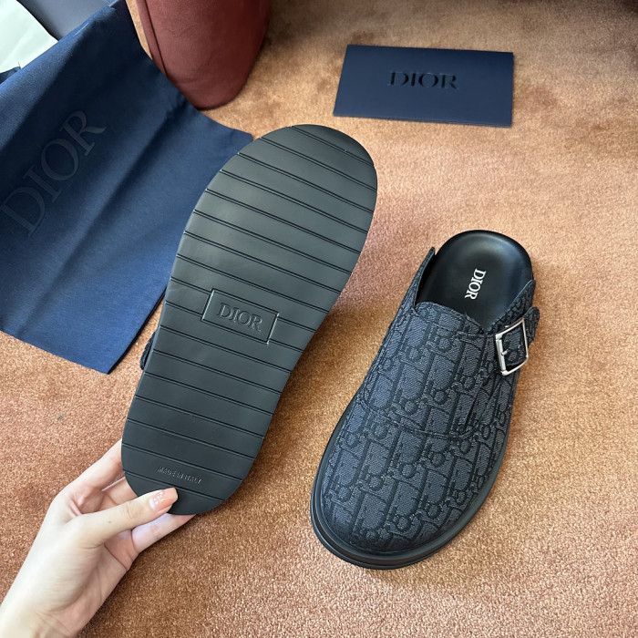 D10r SANDAL 21