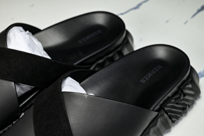 H**me5 Sandal 39