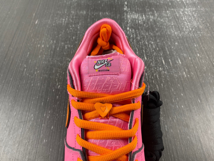 the powerpuff girls x nike sb dunk low “blossom”-fd2631-600