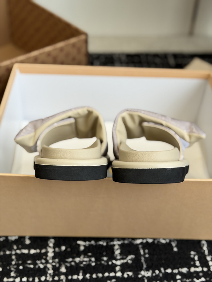 L&V sandal 82