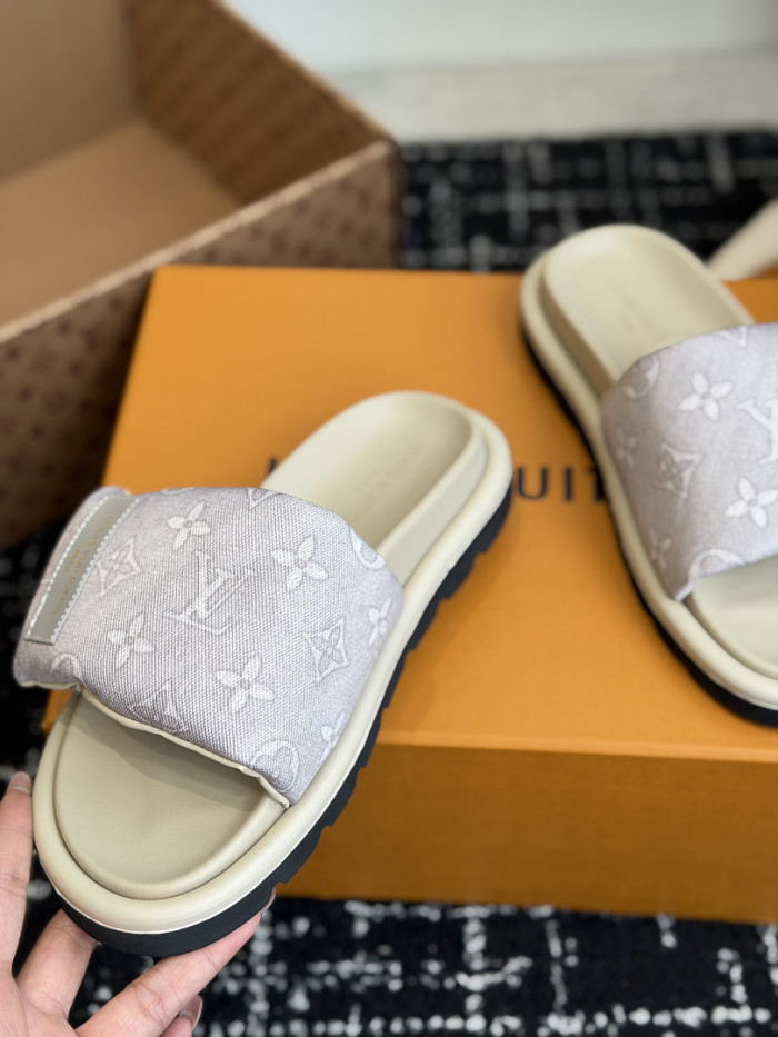L&V sandal 82