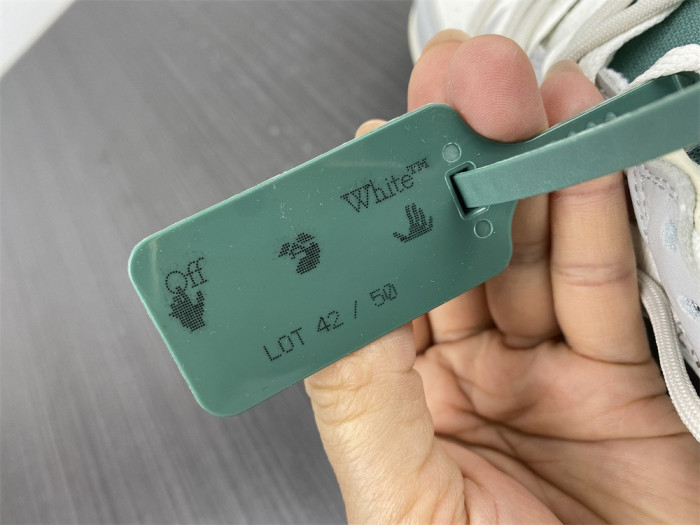 o-w x dunk low “42 of 50” dm1602-117