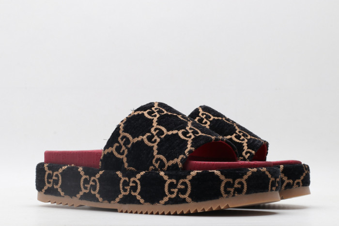 Gucc* Sandal82