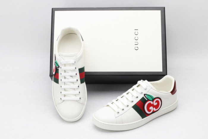 G*u*i* trainer sneaker41