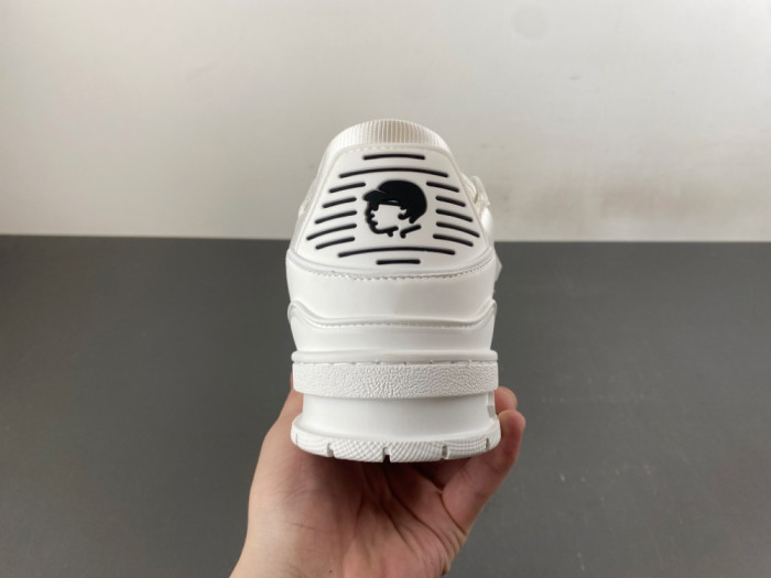 LV snekaers 286