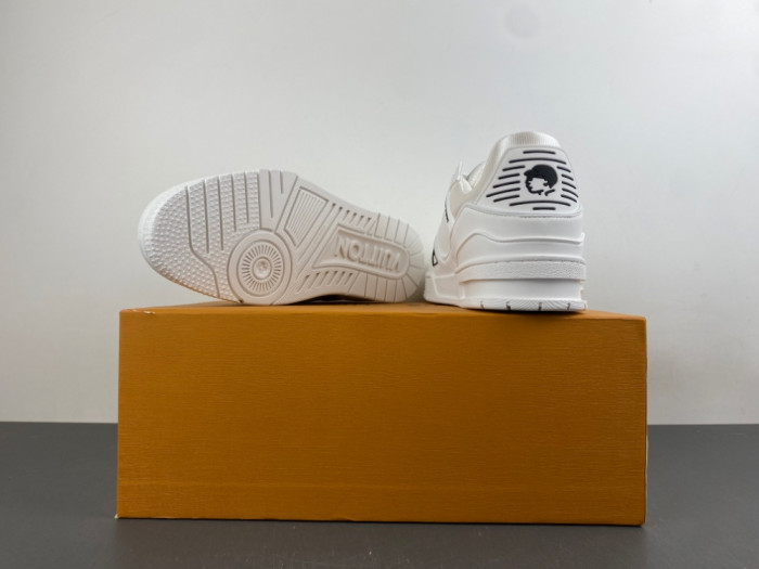 LV snekaers 286