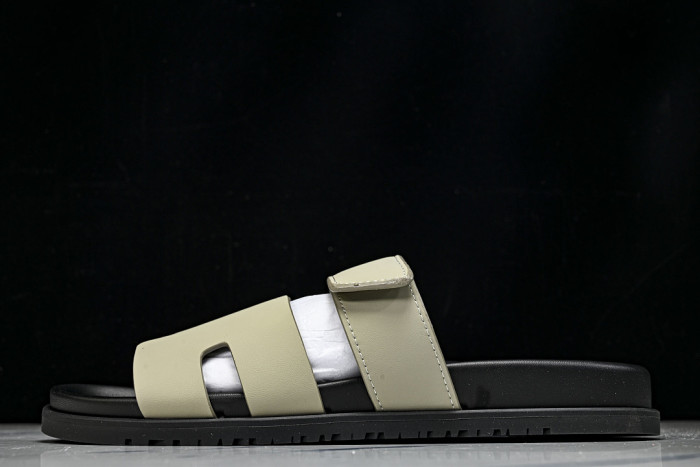 H**me5 Sandal 52