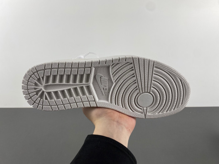 Travis Scott x Air Jordan 1 Low-OG1228-111