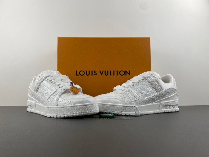 LV snekaers 208