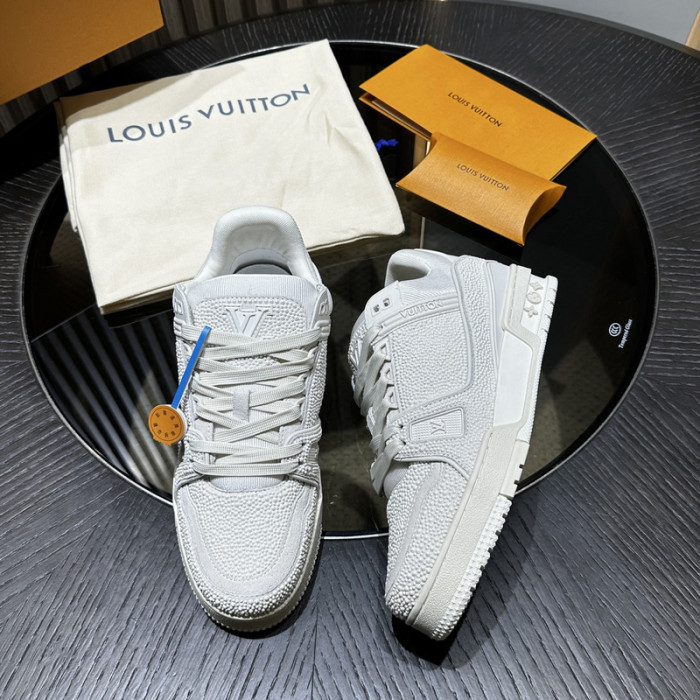 LV snekaers 150