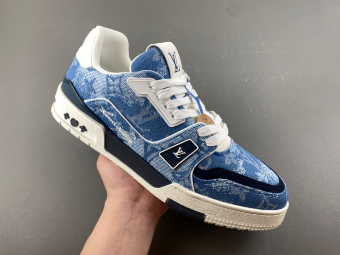 LV snekaers 307