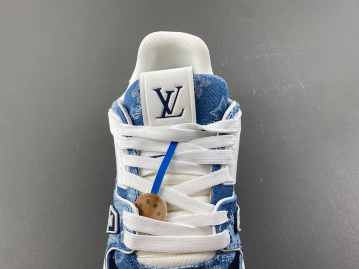 LV snekaers 307