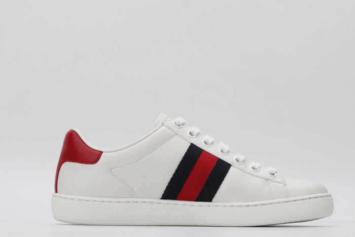 G*u*i* trainer sneaker44