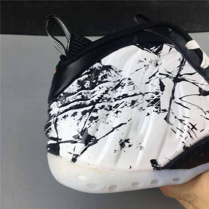 nike air foamposite one black white 314996-013