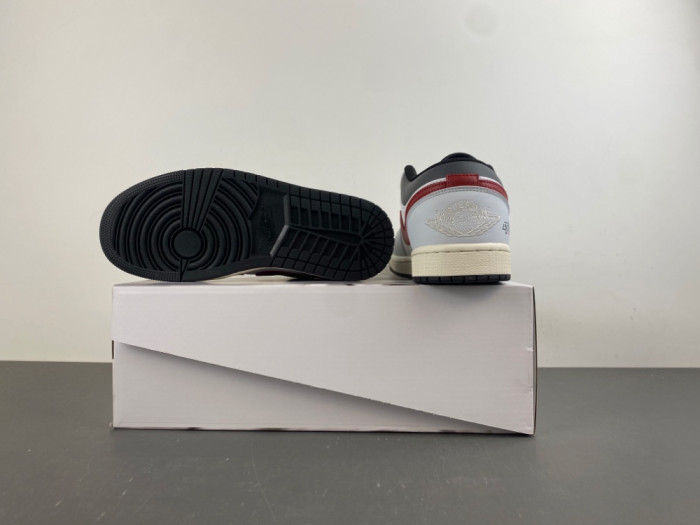 Air Jordan 1 Low-553558-081