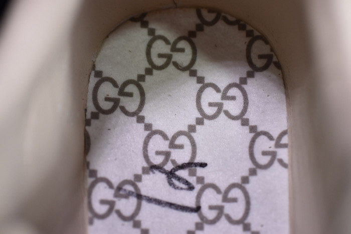 g**i disney x rhyton vintage trainer sneaker 498916 a9l00 9522