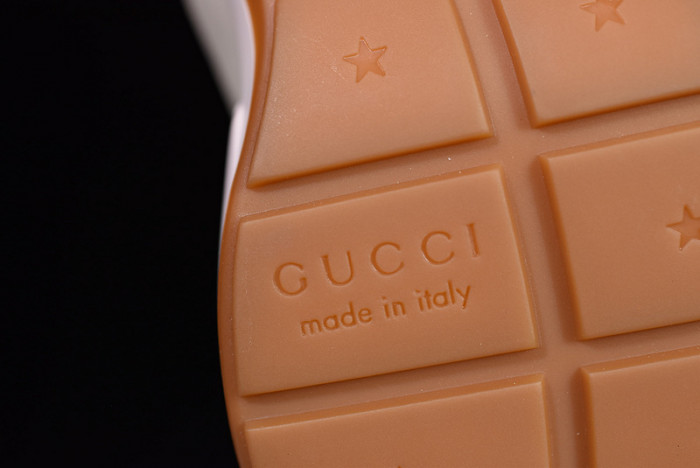 g**i disney x rhyton vintage trainer sneaker 498916 a9l00 9522