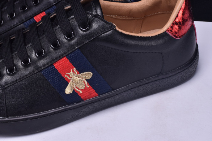 g**i ace embroidered low-top sneaker black with bee mens 431942-a38g0