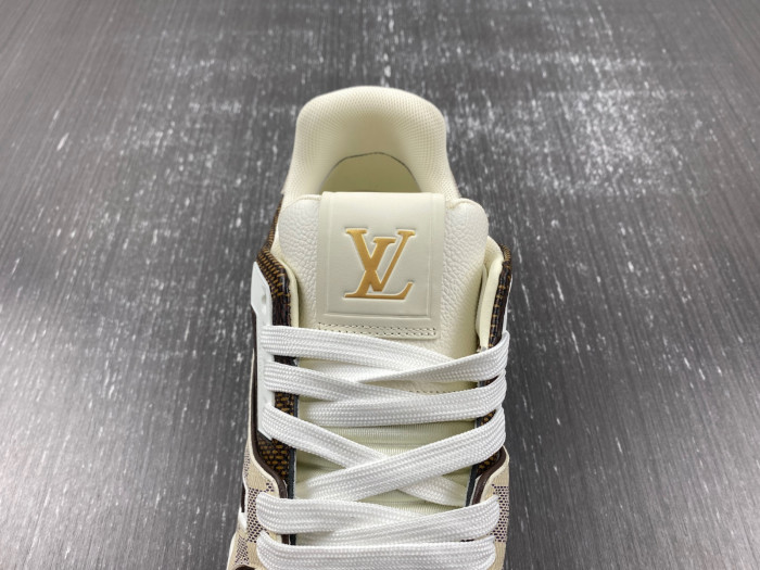 lv snekaers 106