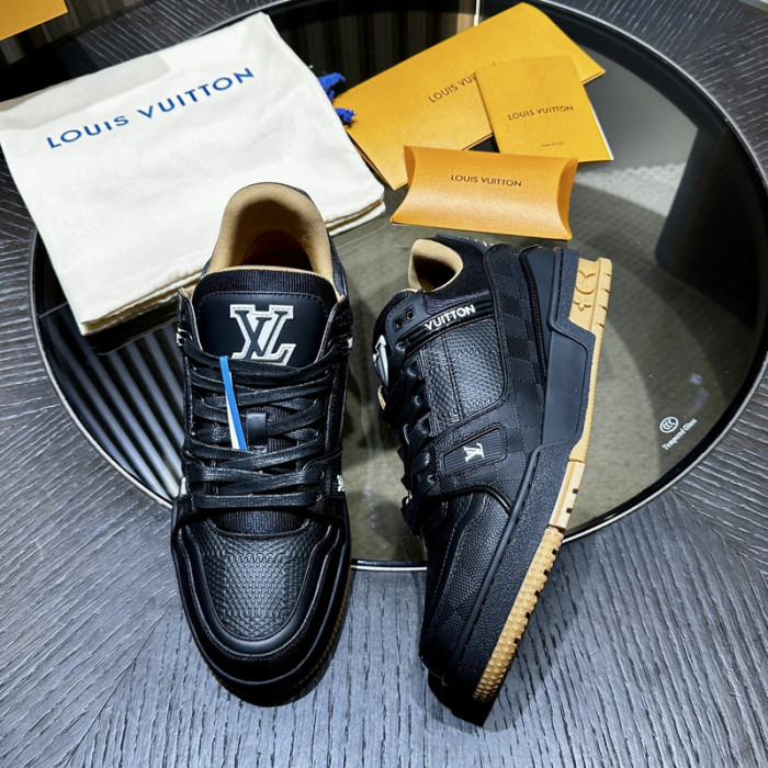 LV snekaers 157