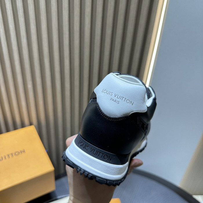 LV snekaers 266