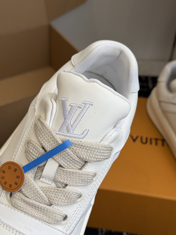 LV snekaers 305