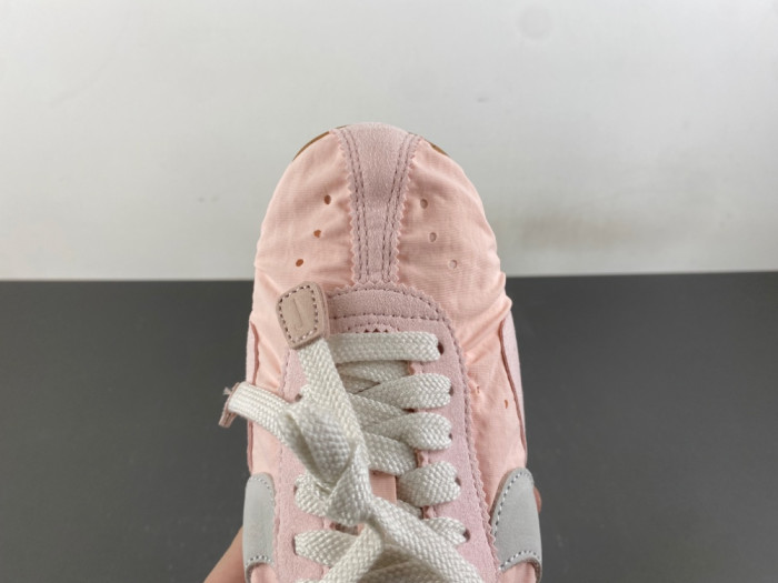 Jacquemus x Nike-HV8547-601