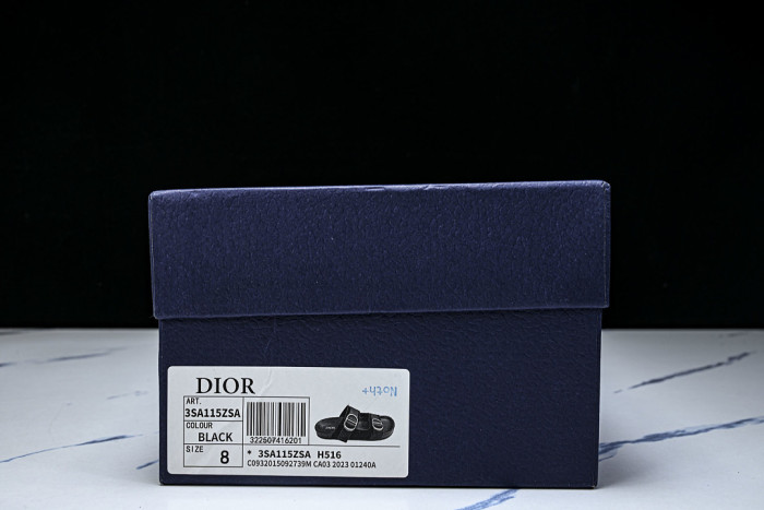 D10r SANDAL 14