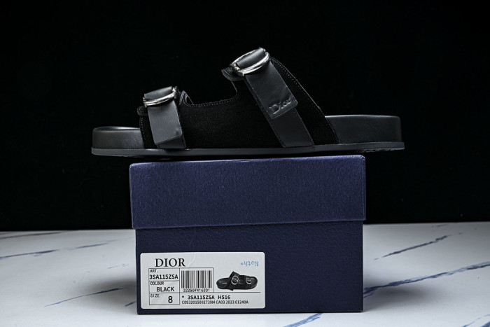 D10r SANDAL 14