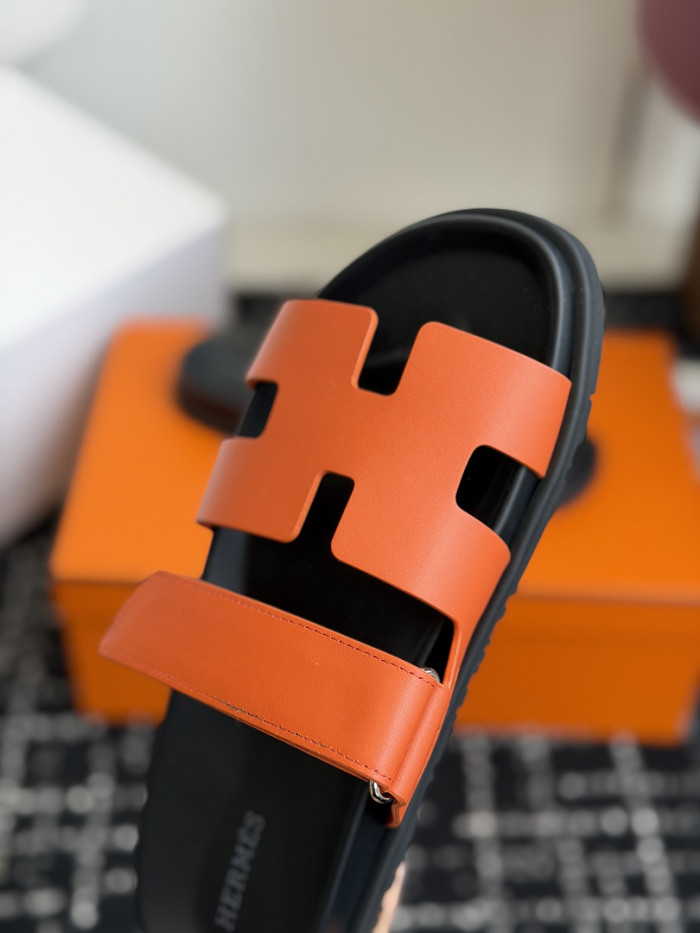 H**me5 Sandal 64