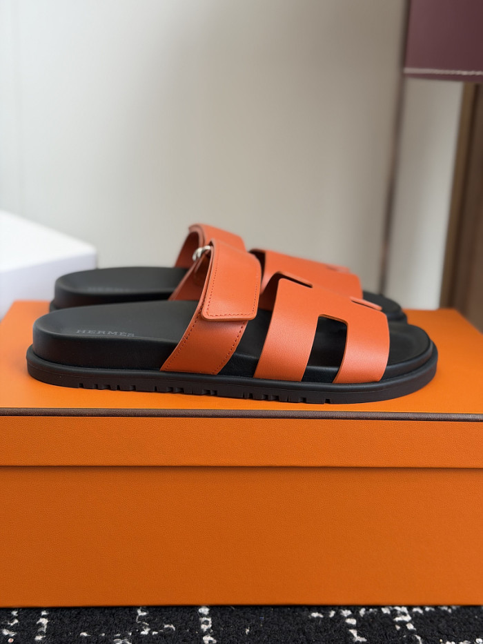 H**me5 Sandal 64