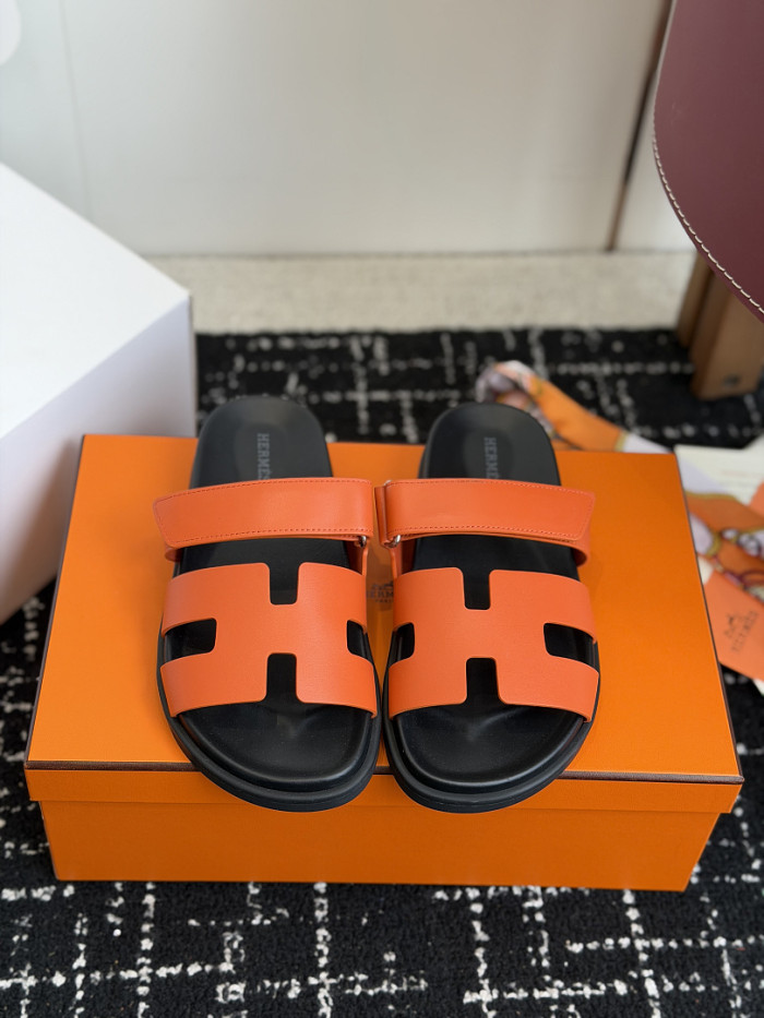 H**me5 Sandal 64