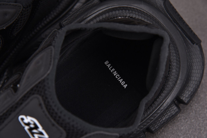 BALENCIAGA 3XL 32