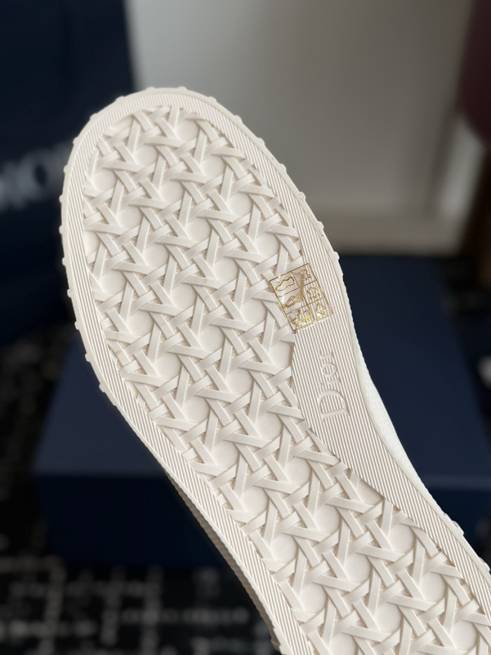 D10r B23 SNEAKER-017