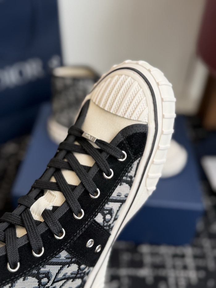 D10r B23 SNEAKER-017