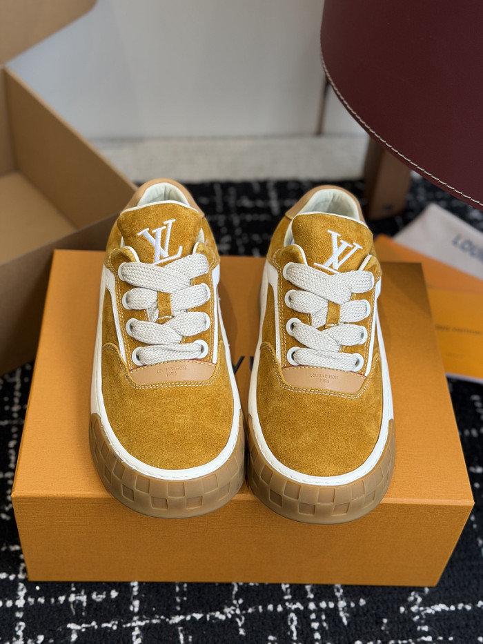 LV snekaers 302
