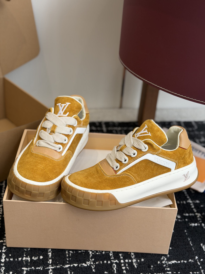 LV snekaers 302