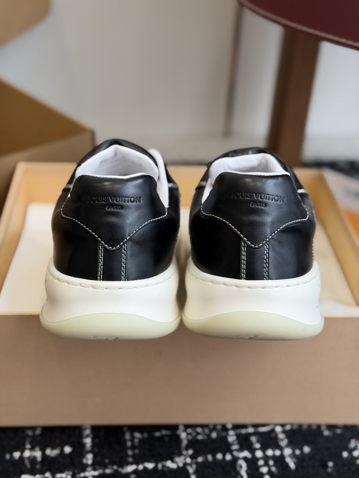 LV snekaers 304