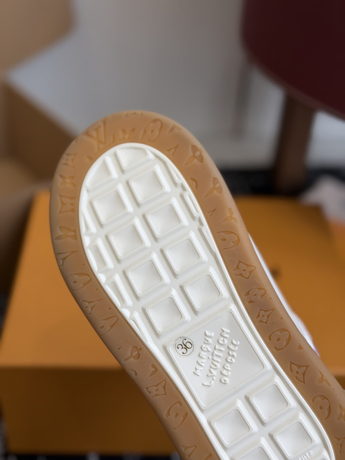 LV snekaers 303