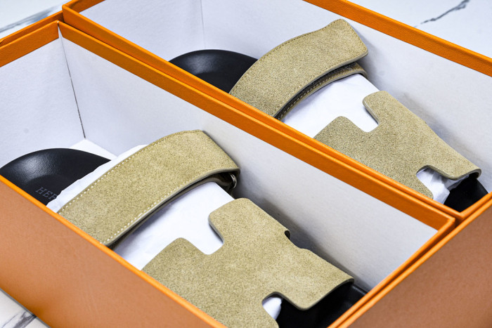 H**me5 Sandal 51