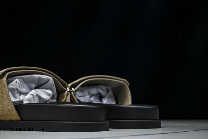 H**me5 Sandal 46