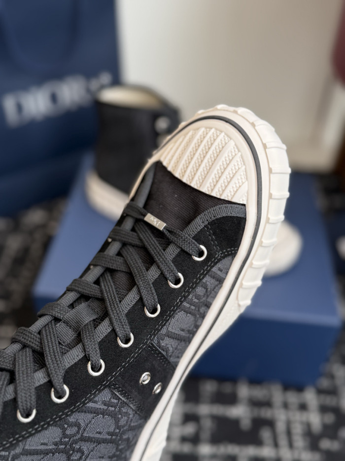 D10r B23 SNEAKER-015