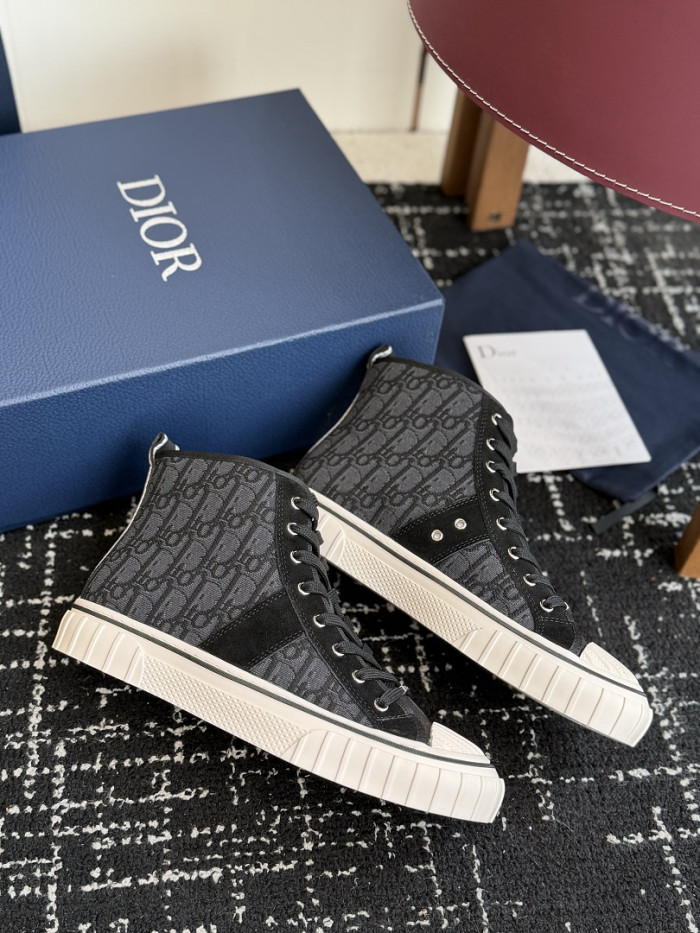 D10r B23 SNEAKER-015